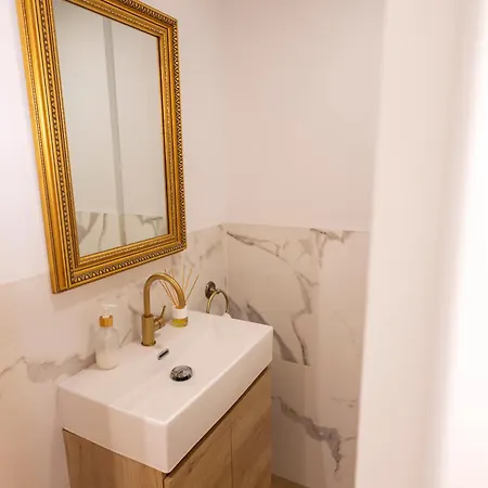 Arona Camison Apartman
